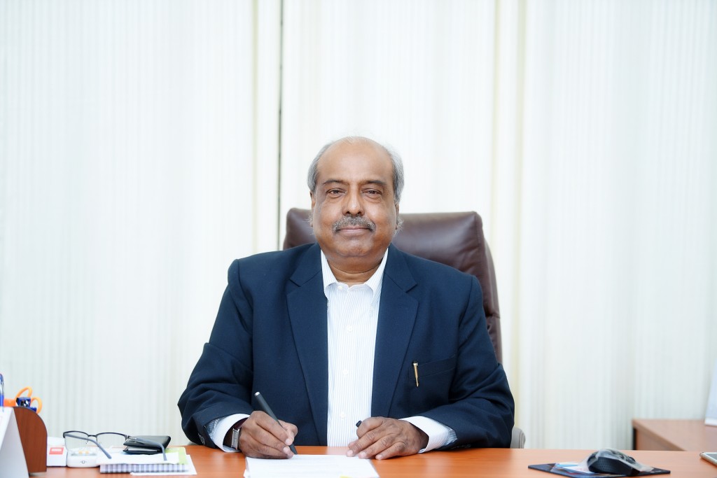 HIGH RESOLUTION PHOTO OF MR K JAIRAJ (2)